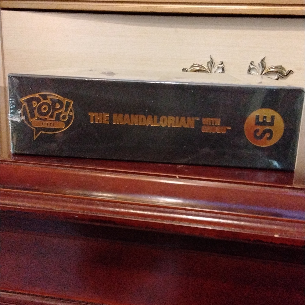 Kid's NEW Funko Star Wars The Mandalorian W/ Grogru Pop Pin - Picture 5 of 5